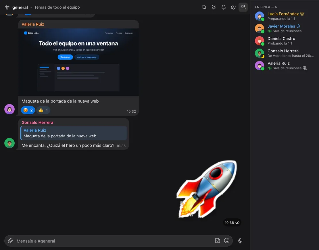 El chat de una sala: una respuesta, reacciones y un sticker